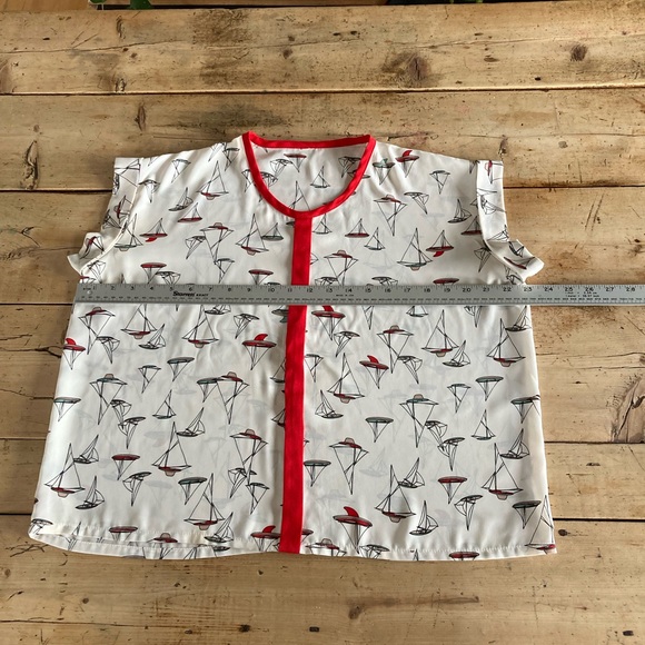 Loose-fit summer blouse in airy fabric with sailsboat prints size M - Picture 3 of 6